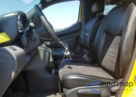 2016 Nissan Nv200 Taxi z USA, uszkodzony, nr VIN 3N8CM0JT7GK699449